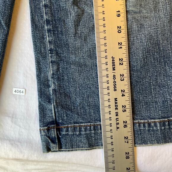 Guess Jeans Women Denim Shorts size 31 Blue Straight Leg Mid Rise Knee Length - Picture 4 of 10